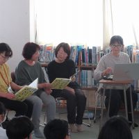 「虹色」さんによる読み聞かせボランティア