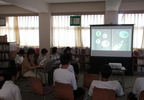 「虹色」さんによる読み聞かせボランティア（９月９日）