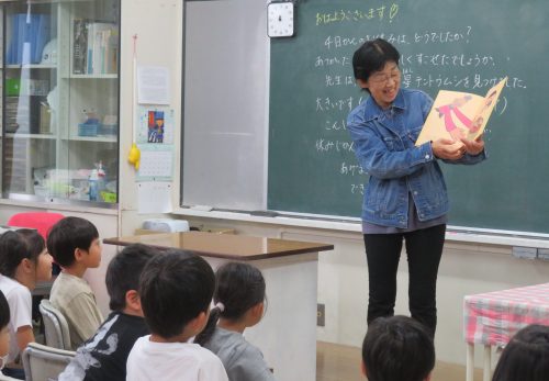 今年度もよろしくお願いします。　～山之上読み聞かせ、始まる～