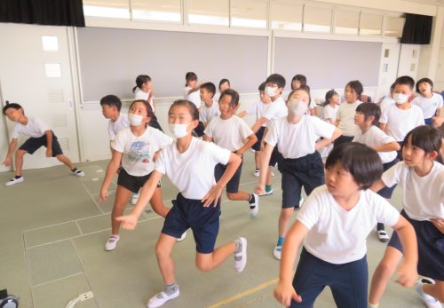 運動会への動き、始まっています。　～3，4年・体育～