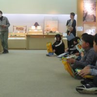 歴史を学ぶ　～６年・文化の森での学習～