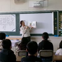 今年度も地域の方に、読み聞かせをしていただきます。