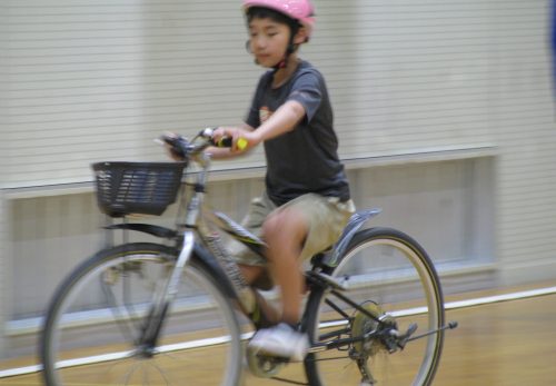 交通ルールを守って安全に！　～１・４年・交通安全教室～
