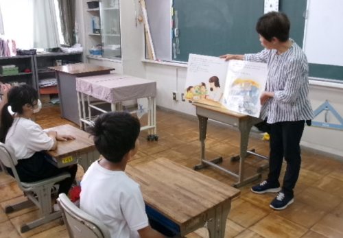 命を守る訓練を前に　～山之上読み聞かせ～