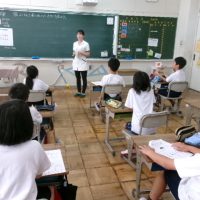 「嚙む」って大切！　～４年・歯科指導（学活）～
