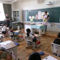 バランスよく食べて、元気な体になる。　～2年・食育（学活）～