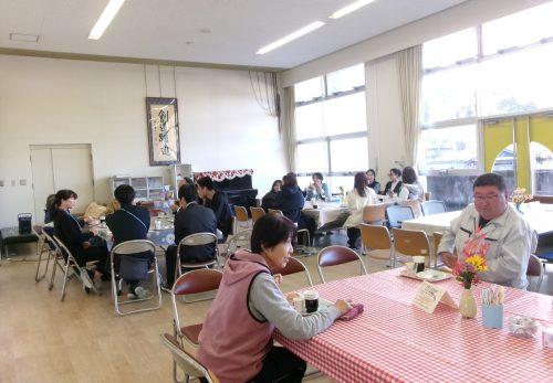 今日は授業参観日？