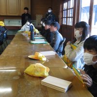 アベマキ学校机プロジェクト　～6年・工場見学＆コースターづくり～